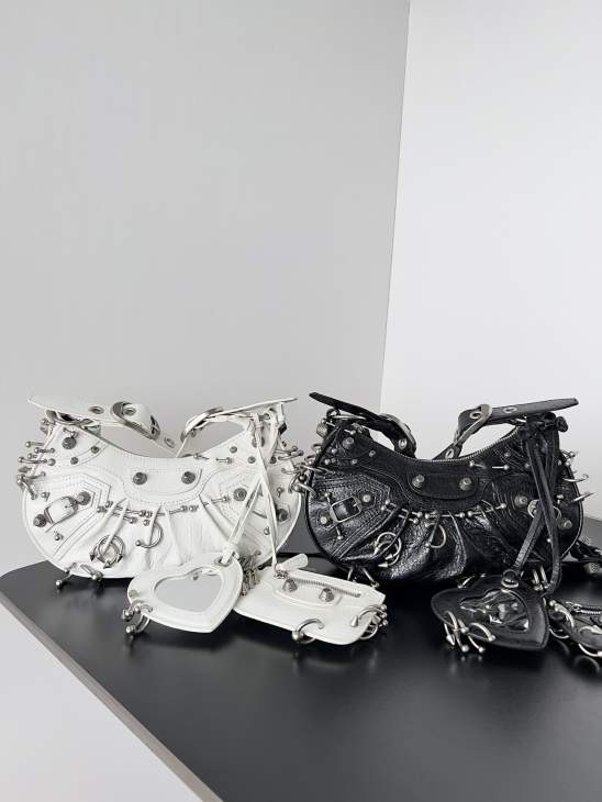 Picture of Balenciaga Handbags _SKUfw177416739fw